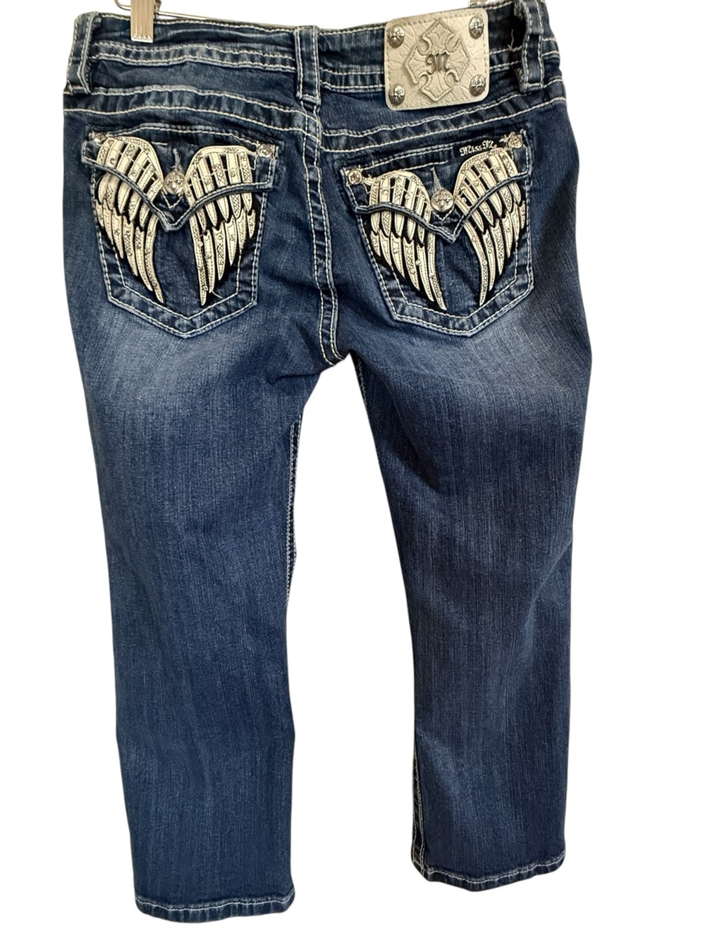 Miss Me Mid Rise Cuffed Capri Jeans Size 30 Angel Wings Embellished MP6377P